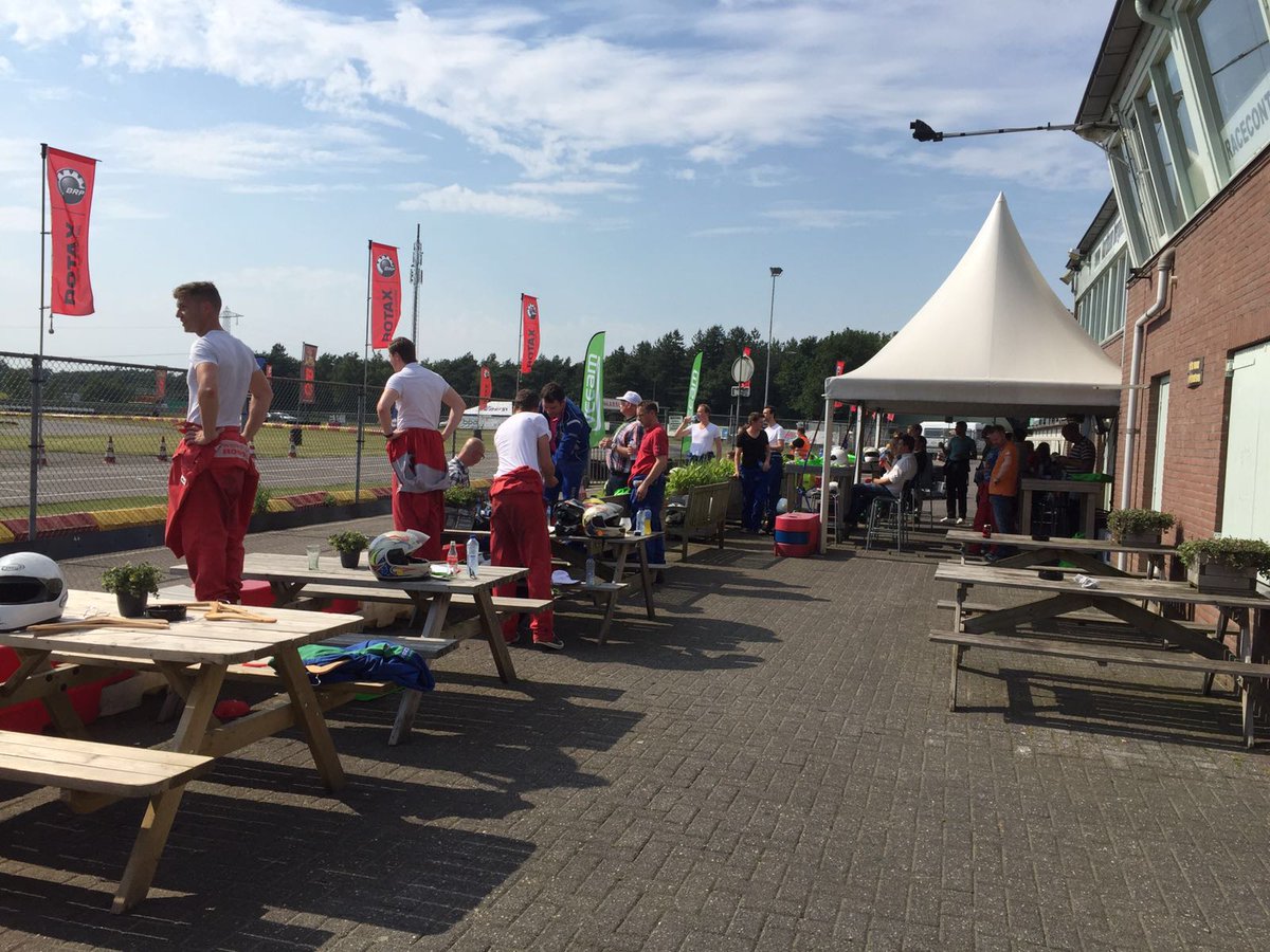who will be first? exciting race! #veeamrace