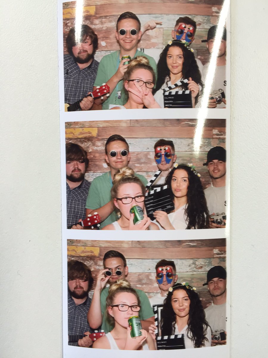 StephenCFCT's tweet photo. @FixersUK  @instabox_tweets A great end to the day @EastKentCollege Folkestone student event #FixerNation https://t.co/L2ZWnZ3xi8