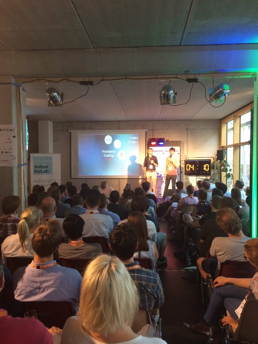 springup loves being on stage #betapitch #rampensau #startupshh 👀💪🏼🎤