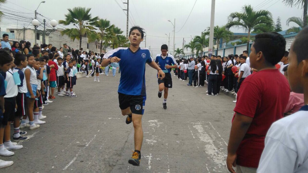 #EcuadorEjercítate activa a los participantes de la 'Carrera 5 K Educación, Familia y Deporte' en Machala, El Oro