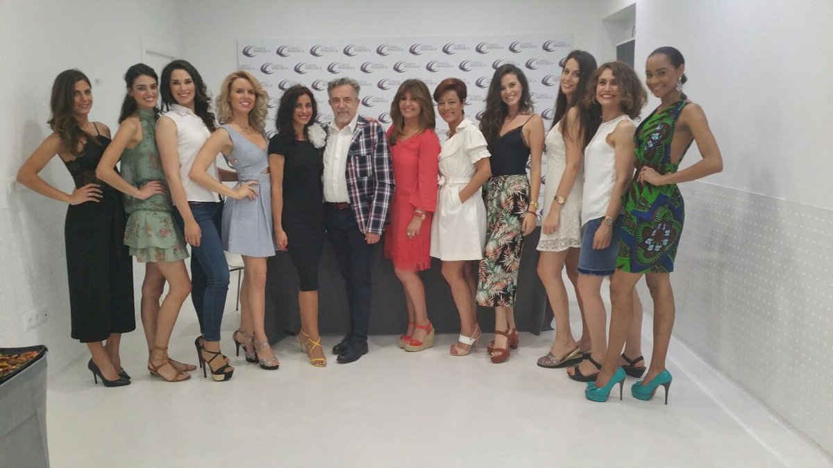 MWSMadrid's tweet photo. Nuestro jurado ha evaluando a las chicas una por una y han podido conocerlas un poco mejor. #mwmclinicamenorca https://t.co/MPFNup81XF