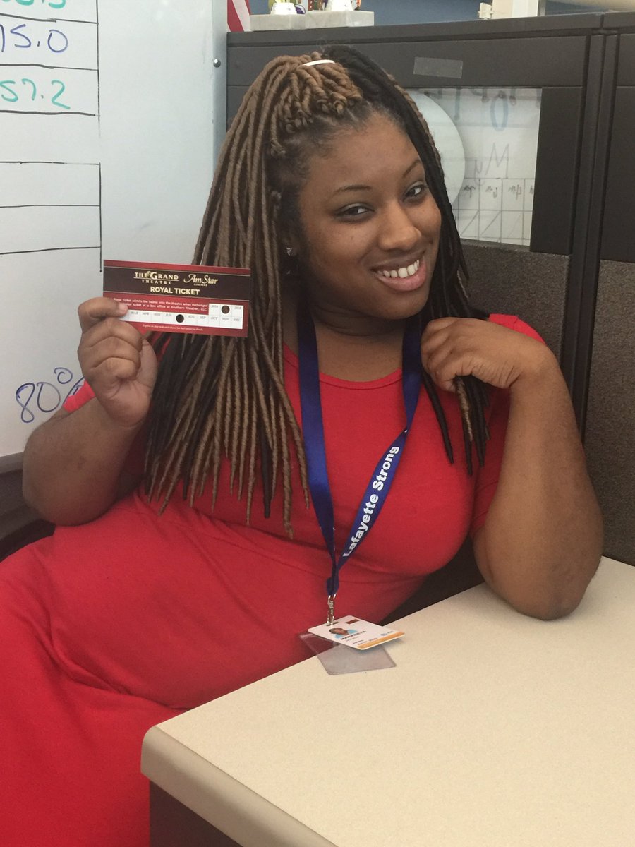 MzSanMo's tweet photo. Shout out to Markeeta She has 3 DTV's and 6 add a lines!!@Ballas_Alsandor @lafstrongcc https://t.co/XfjGGPFu6U