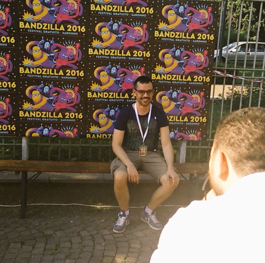 BandzillaFest's tweet photo. Poteva mancare il photobooth? Assolutamente no: vestitevi  bene e venite a farvi fotografare #bandzilla2016 📷 https://t.co/SwylMvEM2B