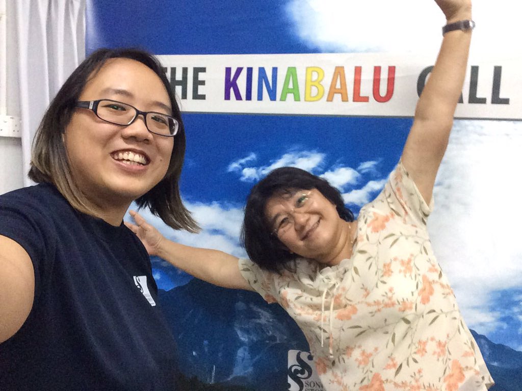 GinaYapLaiYoong's tweet photo. I asked, "Did you see the eagle?" After showing it to her, she spread her wings. #TheKinabaluCall #MySongsAndStories https://t.co/rrPN0v9yZt