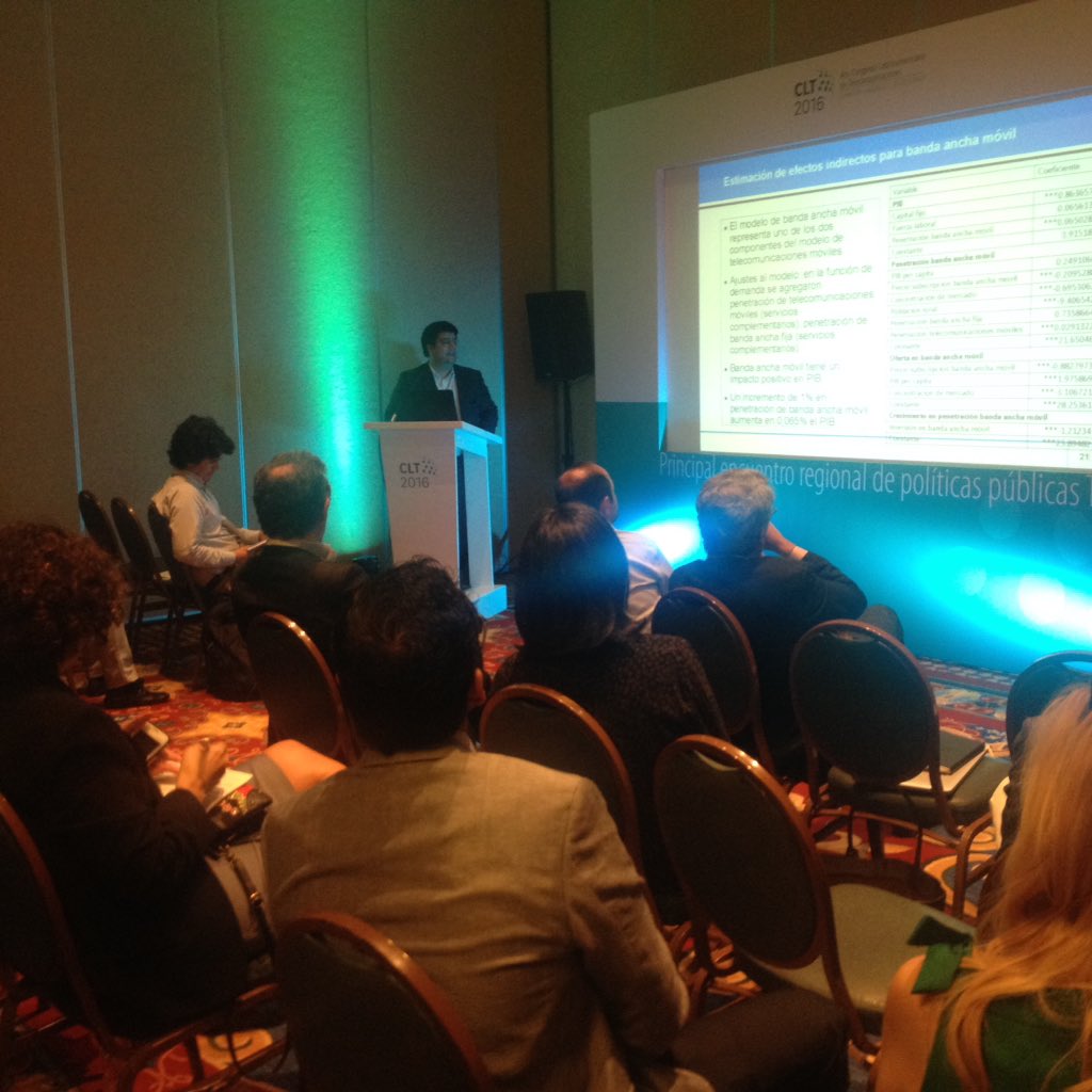 LATAMxDigital's tweet photo. Fernando Callorda argumenta  que 1% de penetración de banda ancha móvil, aumenta 0.18% en #PIB #CPRLATAM2016 https://t.co/Z651HV9uFe
