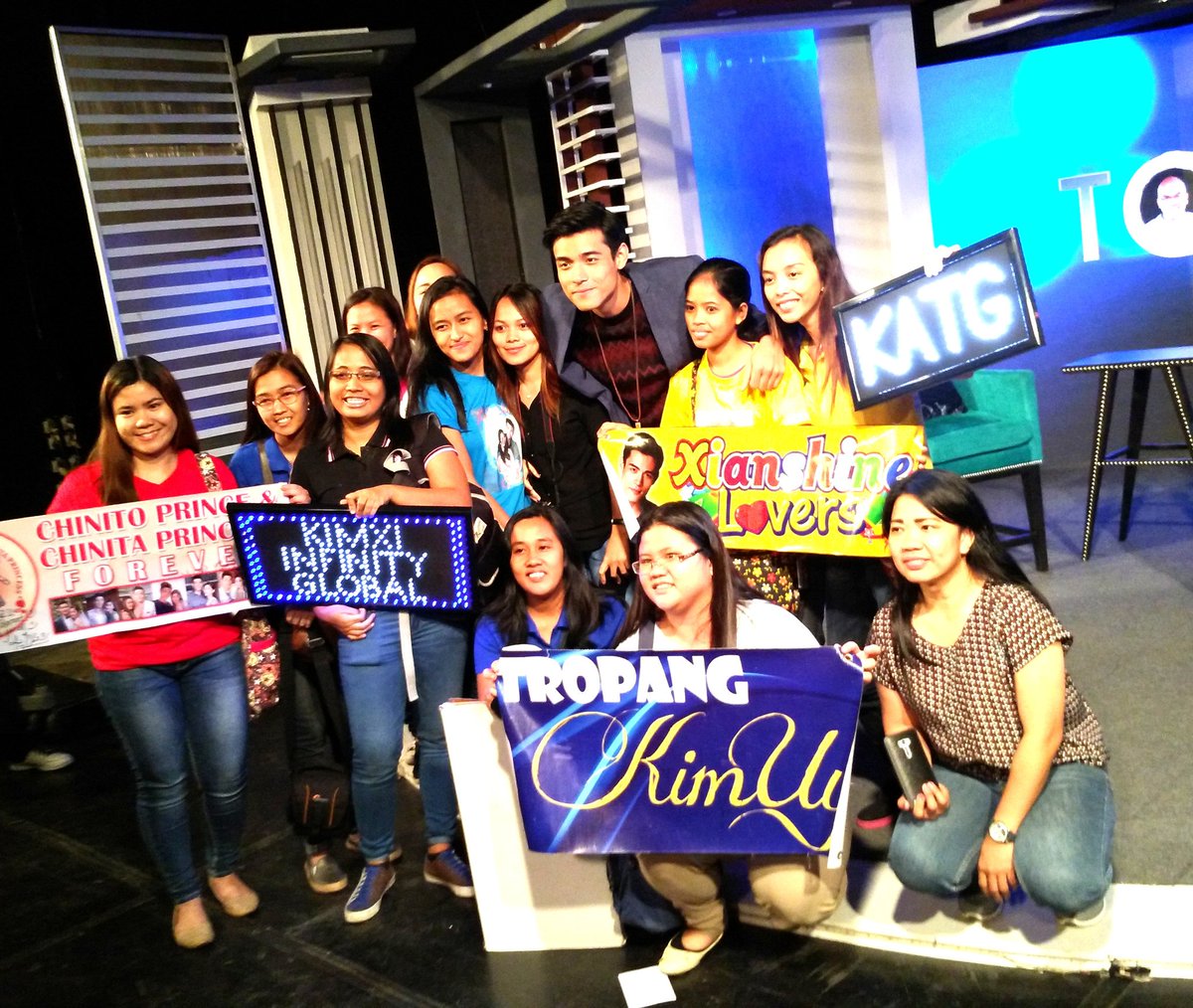 RealStoryOfUS's tweet photo. After ng isang intense na tanungan, bonding with the solid supporters! #TheStoryOfUS #ADateWithXianLim #XianOnTWBA https://t.co/ecmLmibhgX
