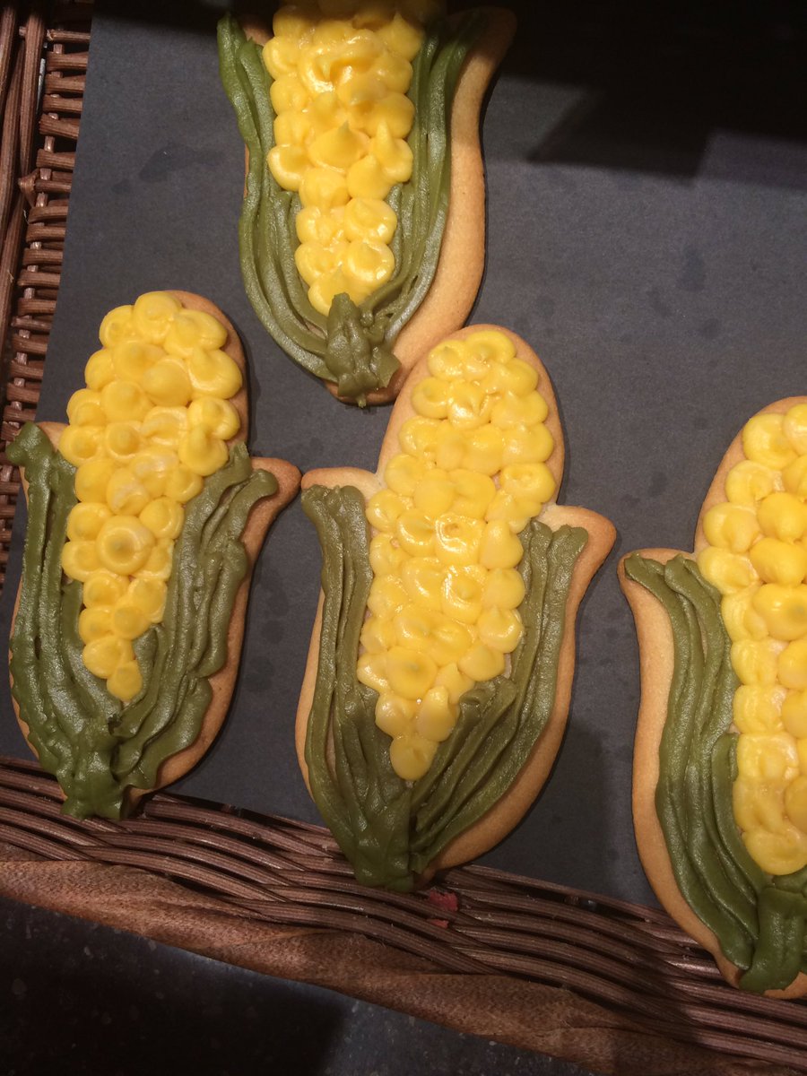 thecorncorn's tweet photo. Wegmans killin it with these cut outs https://t.co/zVVLKs84PB