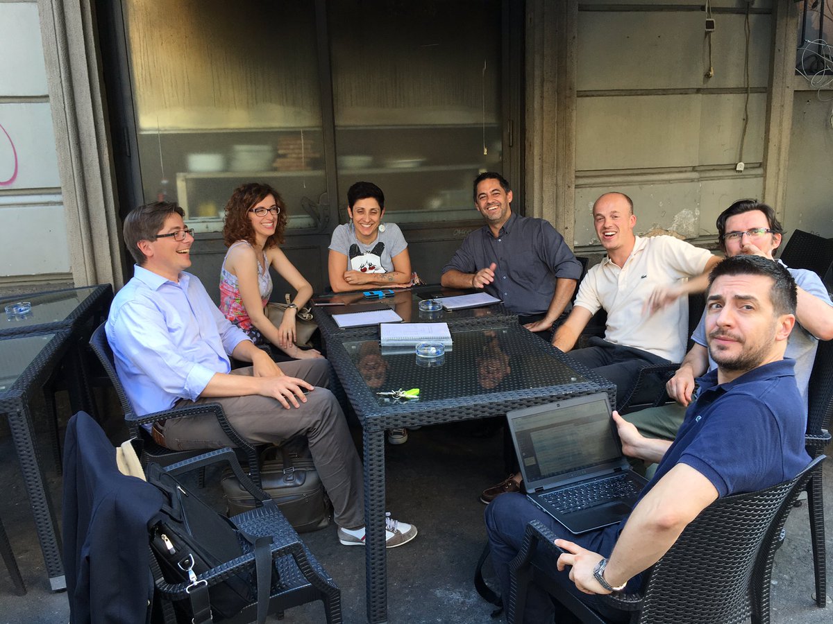CleverNewsFlash's tweet photo. Clever Team at #barmagenta #Milano https://t.co/fZlF1K66SP