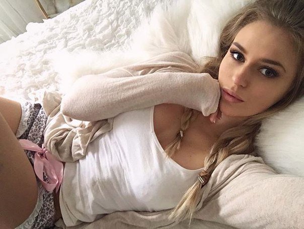 I love masturbating and sucking penis 💞I hott sexy. here: tinyurl.com/jpfavcd