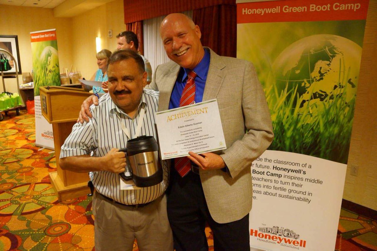 TimWerbrich's tweet photo. Team Sustainability #HONGBC Award/Graduation Dinner with Mike Taylor @HoneywellBuild @HoneywellBuild https://t.co/joUqwmSpCe