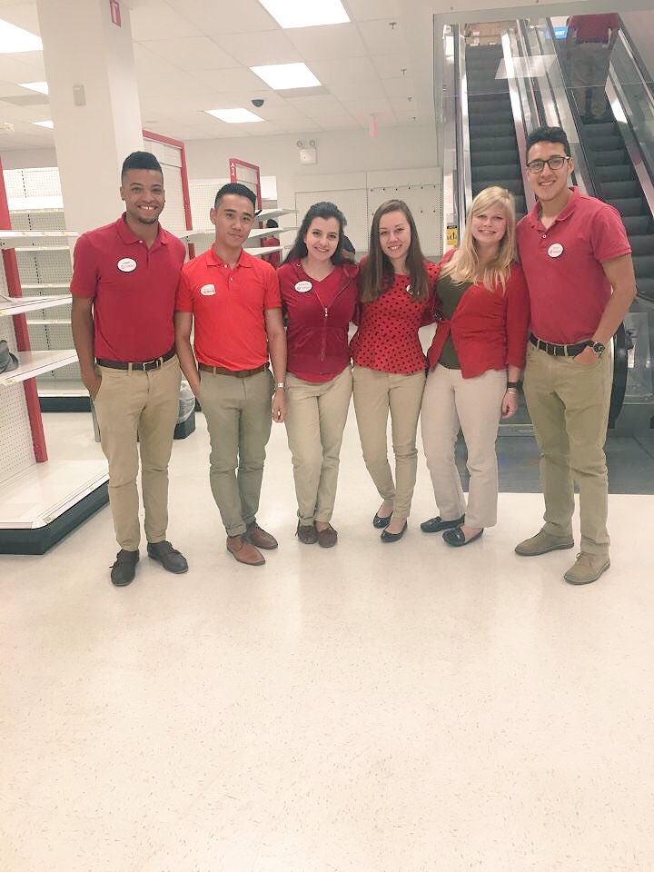 AtmajaJohanes's tweet photo. Planorama Event!! #TGTInterns2016 #internsquad #target #foresthills @JesseDaTarget @nikitee94 https://t.co/utmleZhGnZ