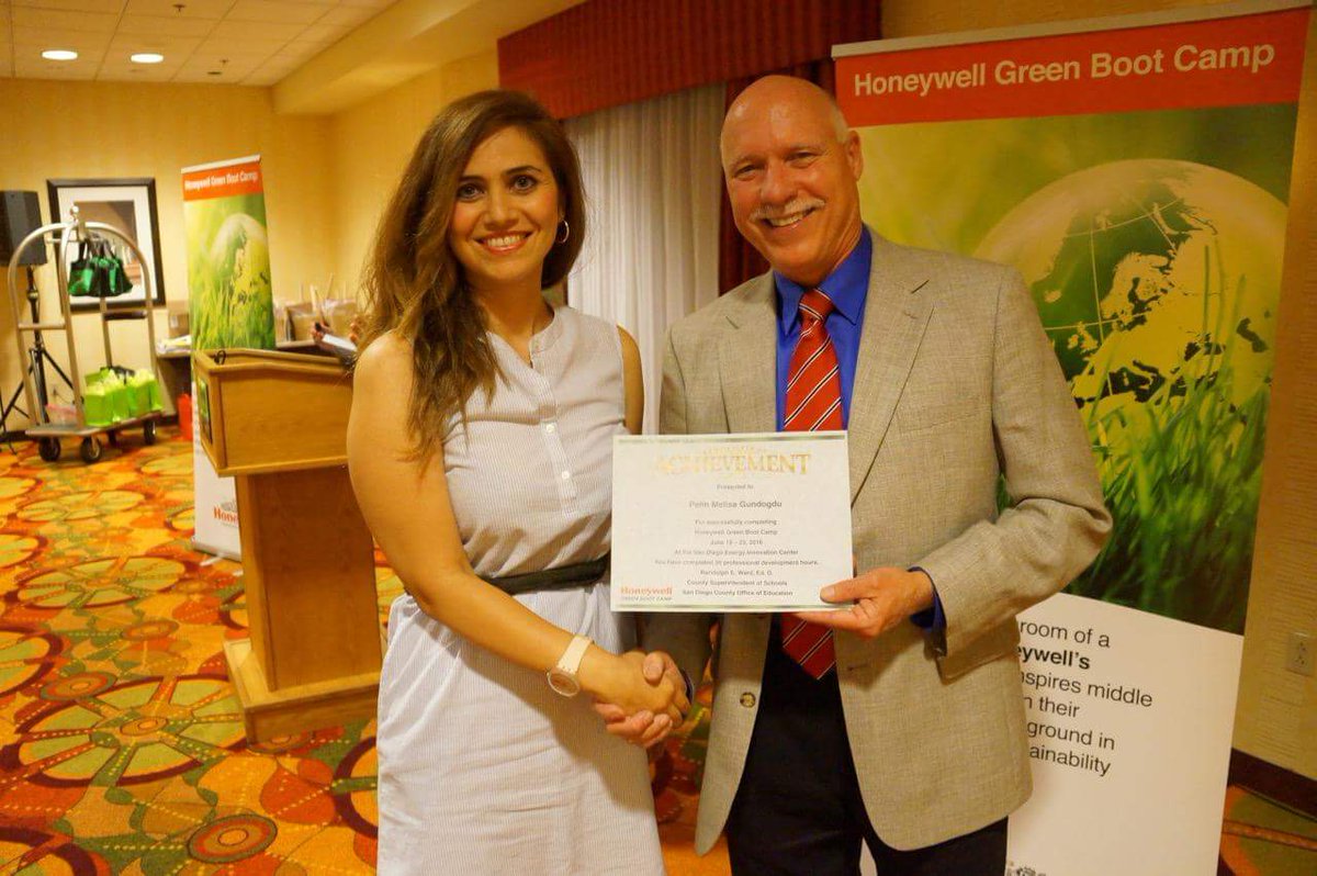 TimWerbrich's tweet photo. Team Sustainability #HONGBC Award/Graduation Dinner with Mike Taylor @HoneywellBuild @HoneywellBuild https://t.co/joUqwmSpCe