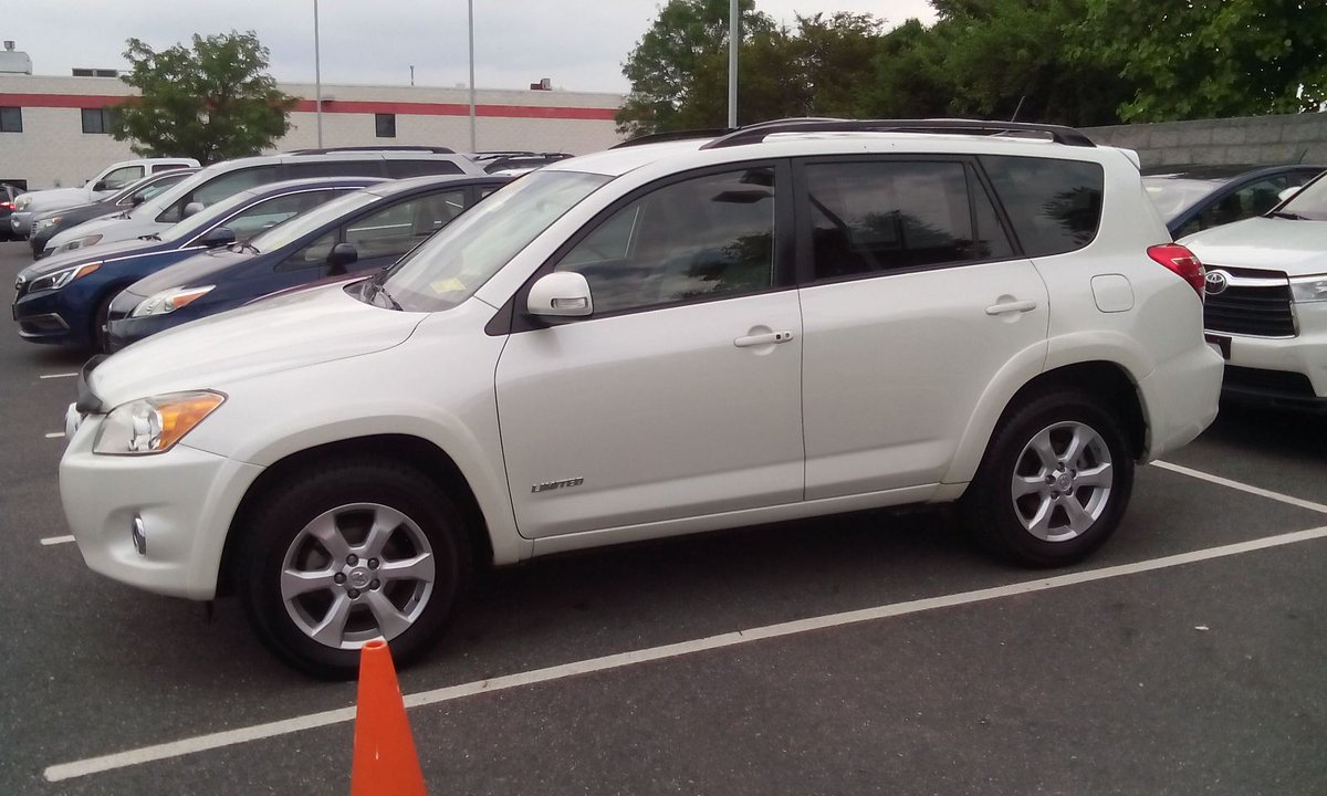 JonDSells's tweet image. #SOLD this 09 Toyota Rav4 fully loaded &amp;amp; low miles for $12k Come see me for a great deal #JonDSells @toyotafrederick