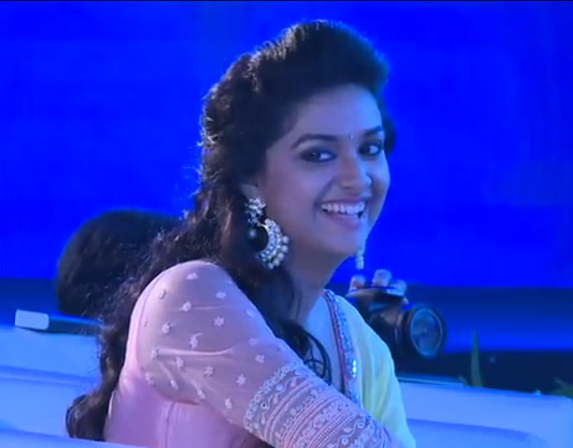 strictly_cinema's tweet photo. @KeerthyOfficial #KeerthySuresh at #RemoFirstLook press meet #RemoFLLive #keerthy https://t.co/OI4ZIuFDZ9