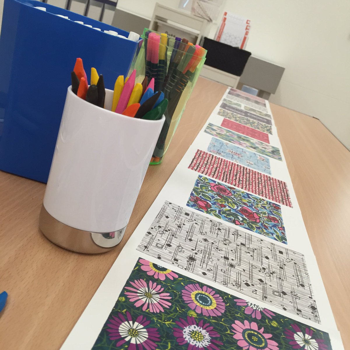 JessicaHartsho5's tweet image. The education area for @SheilaBownas 'Life in Pattern' is coming together. #funwithpatterns