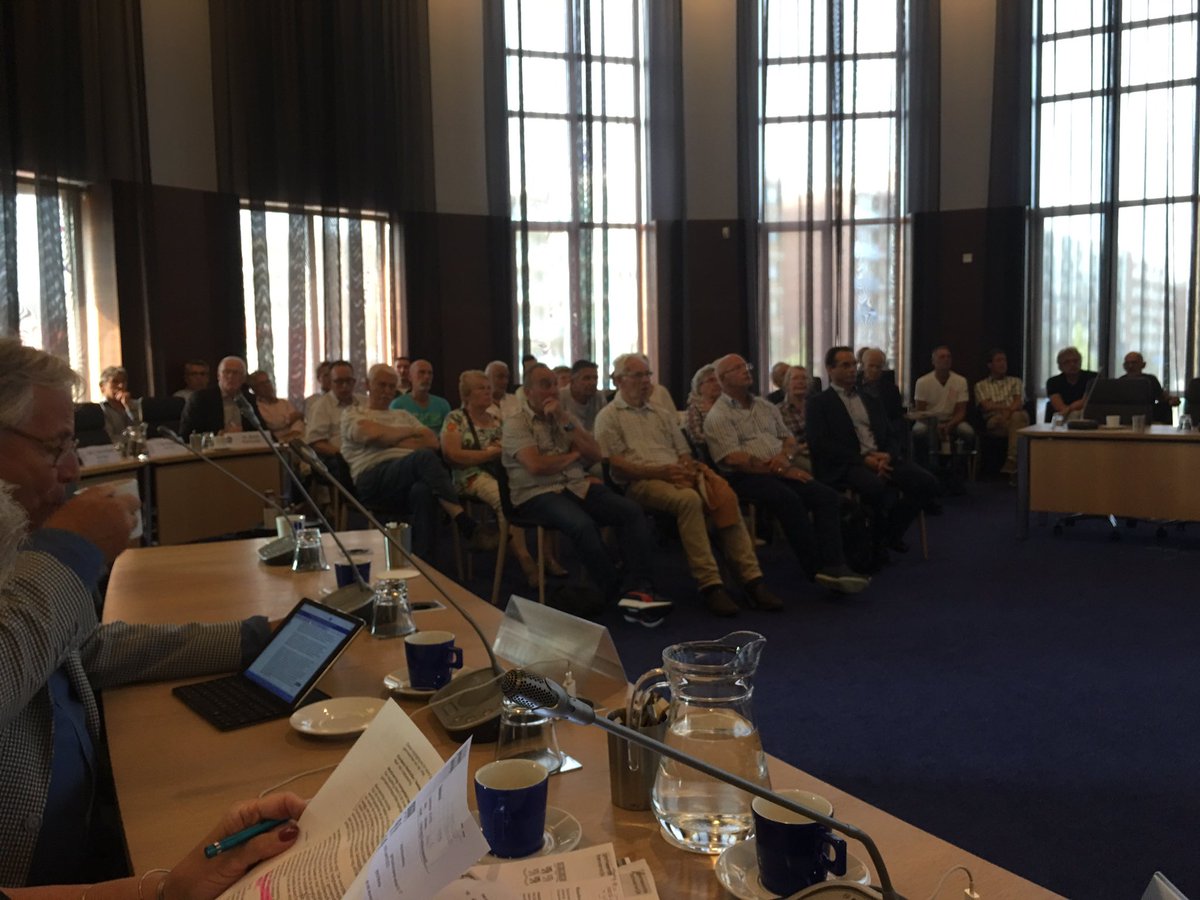FerraroSerge's tweet photo. Bespreking 4e hockeyveld @bhcoverbos in de gemeenteraad https://t.co/PLU6cTJHIR