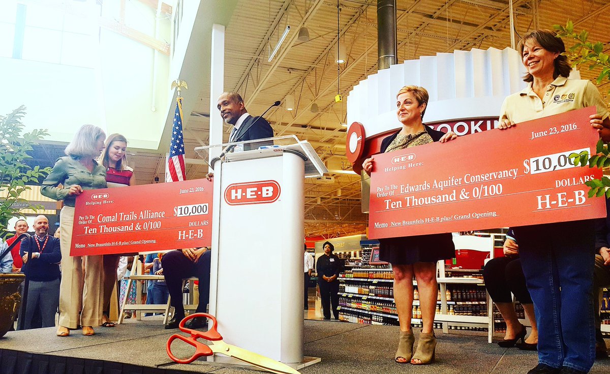 TXRiverFest's tweet photo. Congrats to @EdwardsAquifer and @ComalTrails for being awarded by @heb! #HEBPlus #NewBraunfels https://t.co/I8gelKAdbq