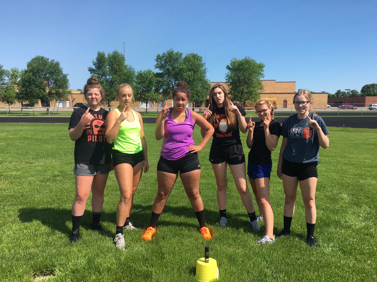 WAOVOLLEYBALL's tweet photo. Team 2 finishes with 1st place! #FunInTheSun #WeAreOne https://t.co/MEzZBiqaUv