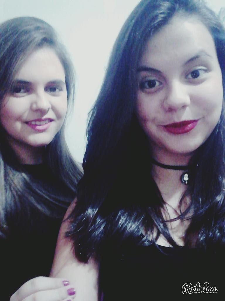 MariaIzabelaSo1's tweet photo. Lombi somos o seu número??😘❤😂🌹 @rgottino ...Amamos o programa https://t.co/Dmxc4iSBv7