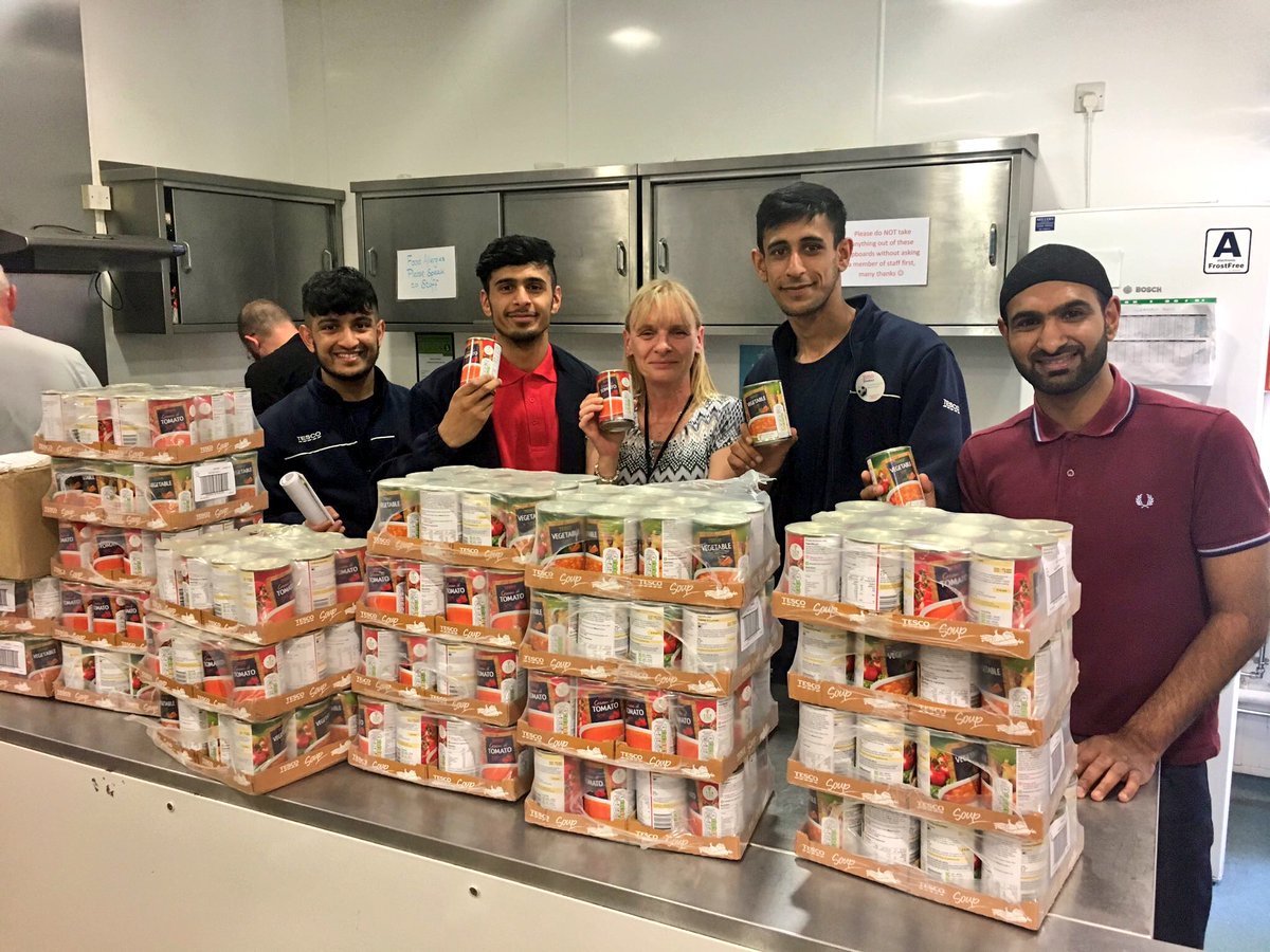 Alimdaad_UK's tweet image. Join the team now at Blackburn Boulevard where @tesco are holding a Multifaith #Ramadan event.

Free food for all.