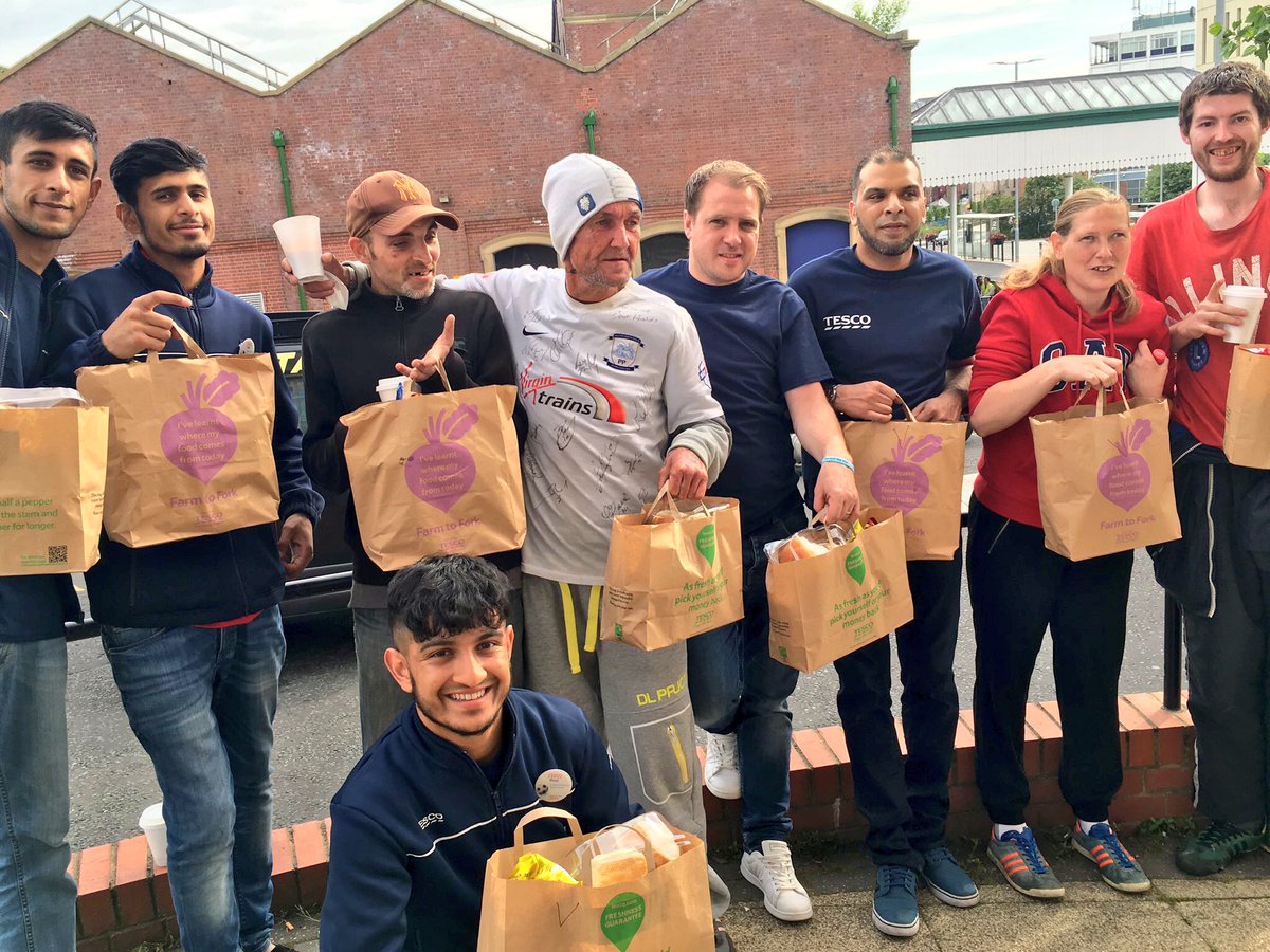 Alimdaad_UK's tweet image. Join the team now at Blackburn Boulevard where @tesco are holding a Multifaith #Ramadan event.

Free food for all.