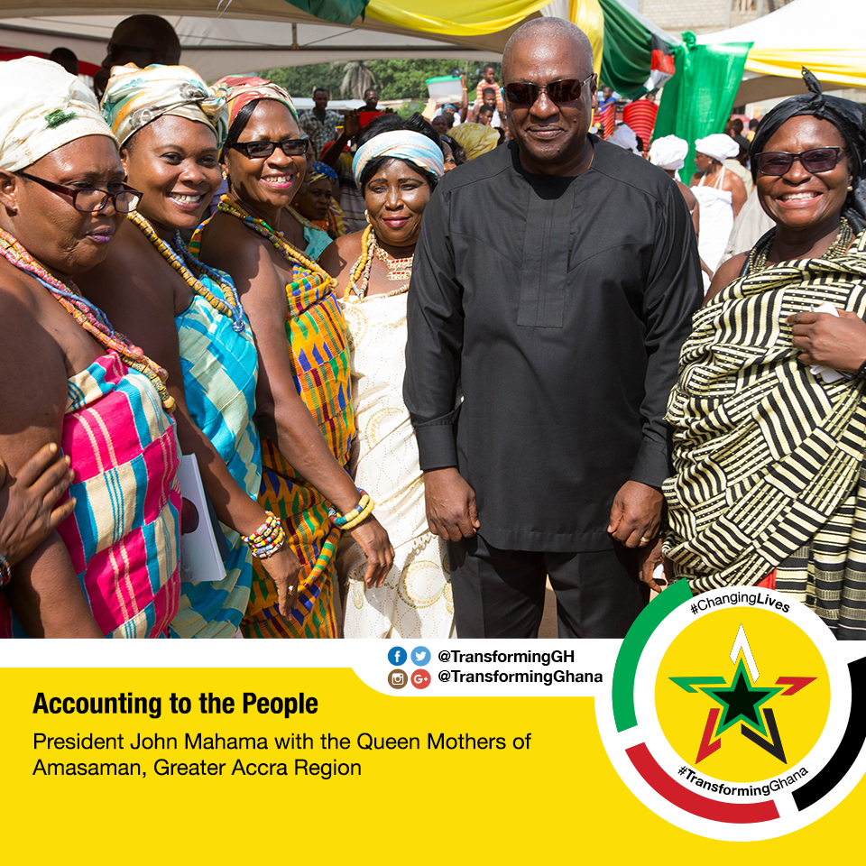 TransformingGh's tweet photo. Colorful picture of President @JDMahama with Queen Mothers of Amasaman 
#TransformingGhana #ChangingLives #Ghana https://t.co/LtK0MTy1lt