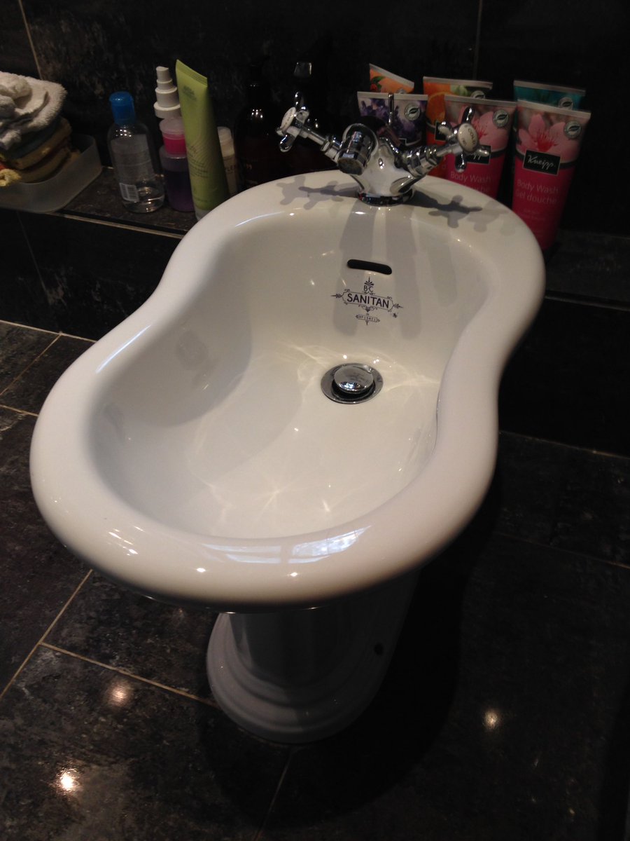 Our first bidet cleaned this week! Is this a milestone or not?! Will let you decide haha #clean #epping #bathrooms