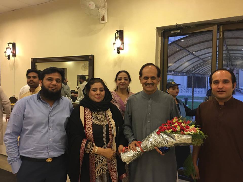 Tabassum_221's tweet photo. During my Iftar Dinner wid @Shafqat_Mahmood &amp;Rai Aziz Ullah at Decom Club Lahore Cantt @ImranKhanPTI @PTIOfficialLHR https://t.co/TjBMy4Ard4