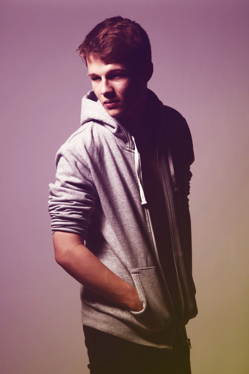 RyanJModel's tweet image. Looking for work, contact me on ryanjamesmodel@gmail.com