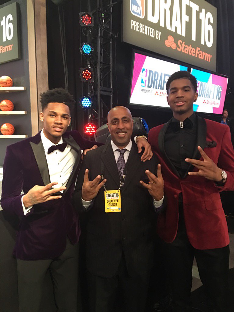 CoachRomar's tweet image. We at "husky nation" are really proud of these guys!