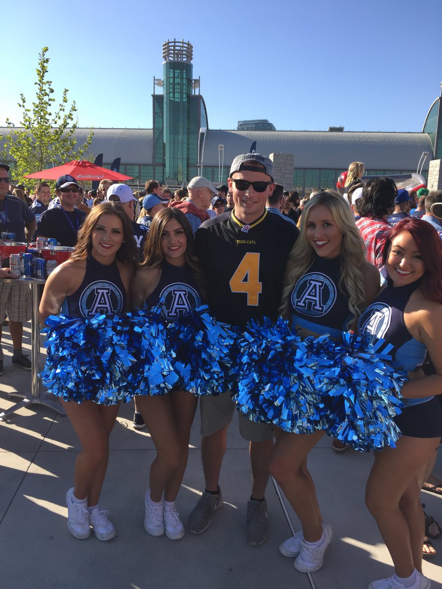 Might be the best part of my day and the game hasn't even started <a href="/ArgosCheer/">A</a> <a href="/CFL/">CFL</a> <a href="/TorontoArgos/">Toronto Argonauts</a> #CFLKickoff