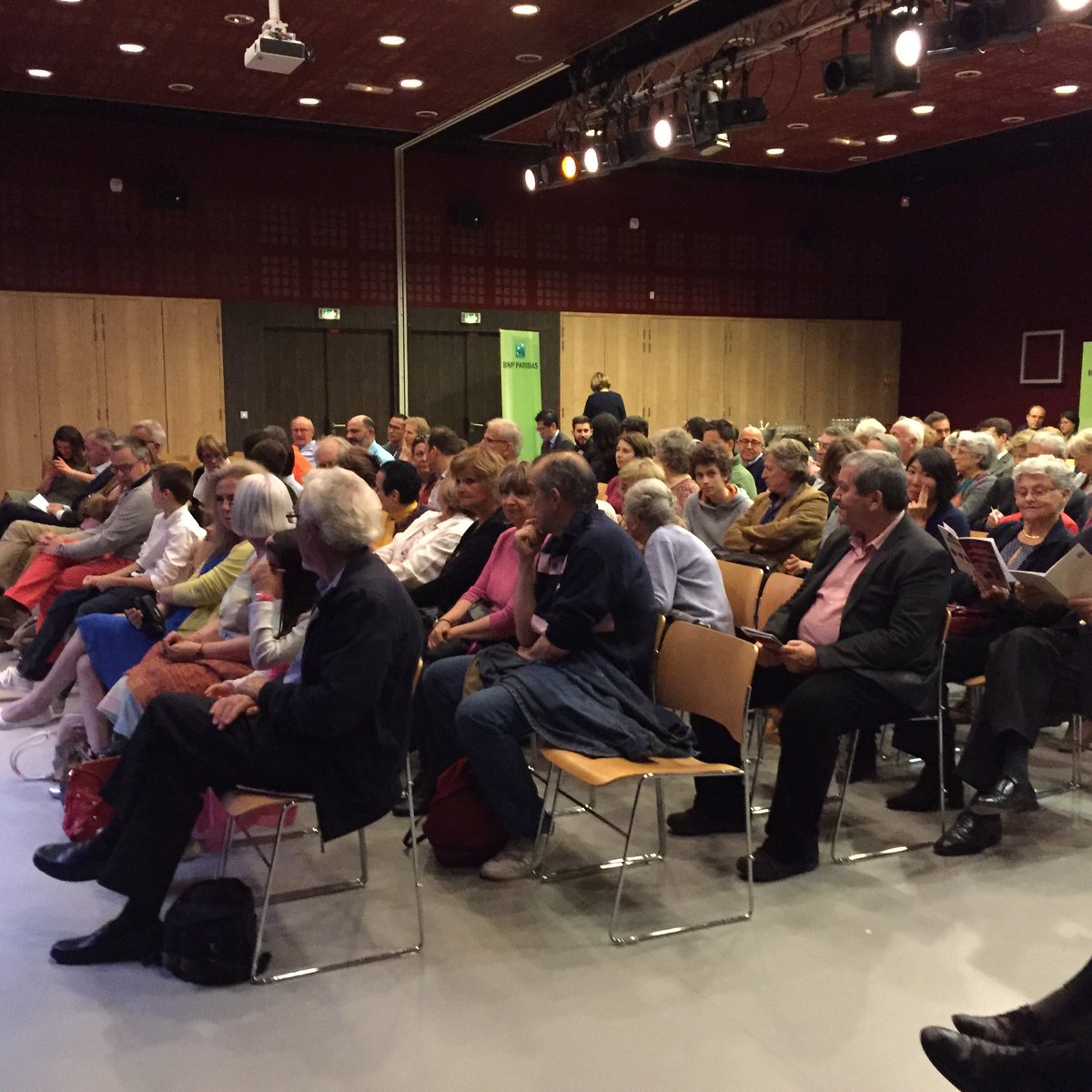 franckbacci's tweet photo. Master class à Saint Cloud Belle soirée avec les collaborateurs de l'entité. @BNPParibas https://t.co/tCexXQYuPr