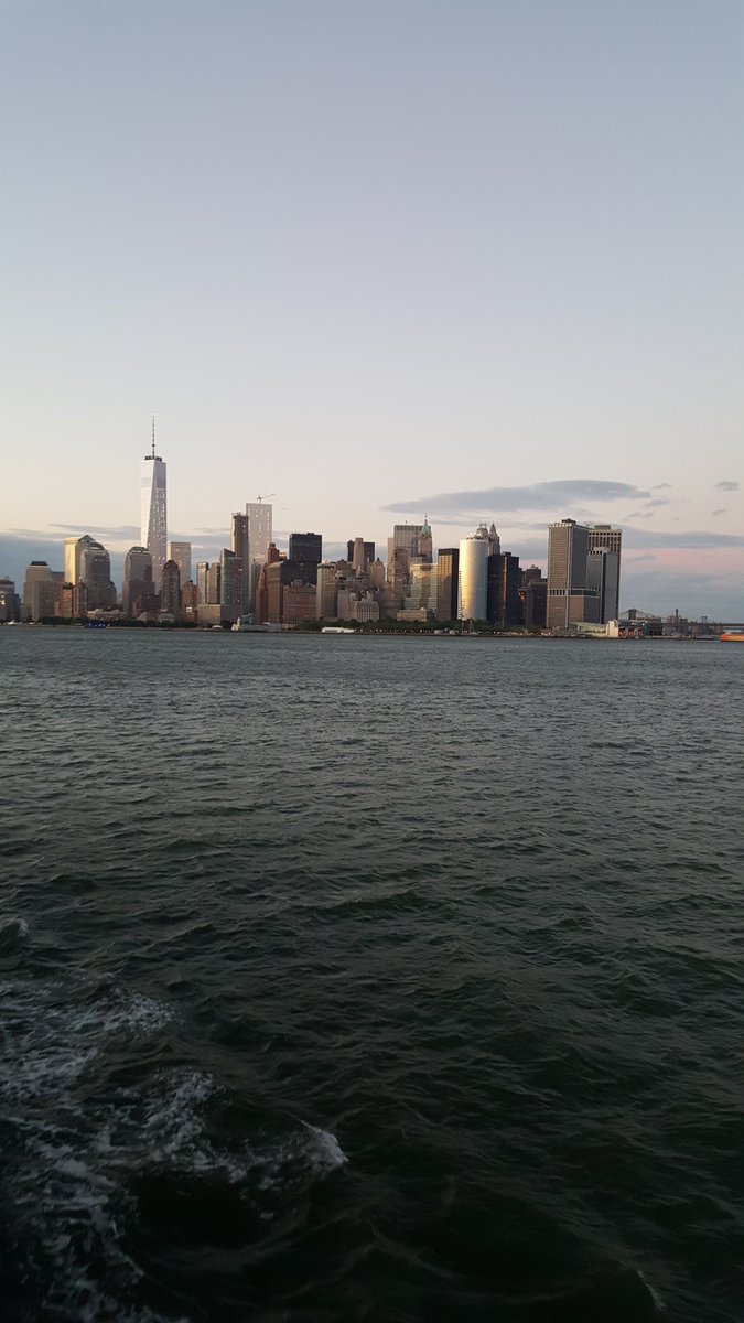 The city at sunset. #nyc #music #new #skyline #spotify open.spotify.com/track/3jI0kZND…