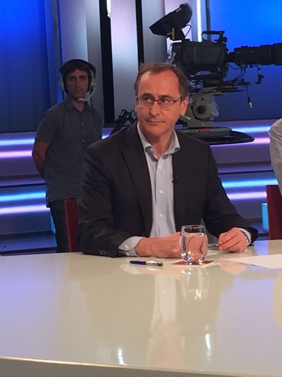 alfonsoalonso_a's tweet photo. Termino la jornada en el #MAMDEBATE de @mam_ETB. Un placer debatir con el resto de candidatos. El #26J yo, #Afavor https://t.co/7aJYQLM58p