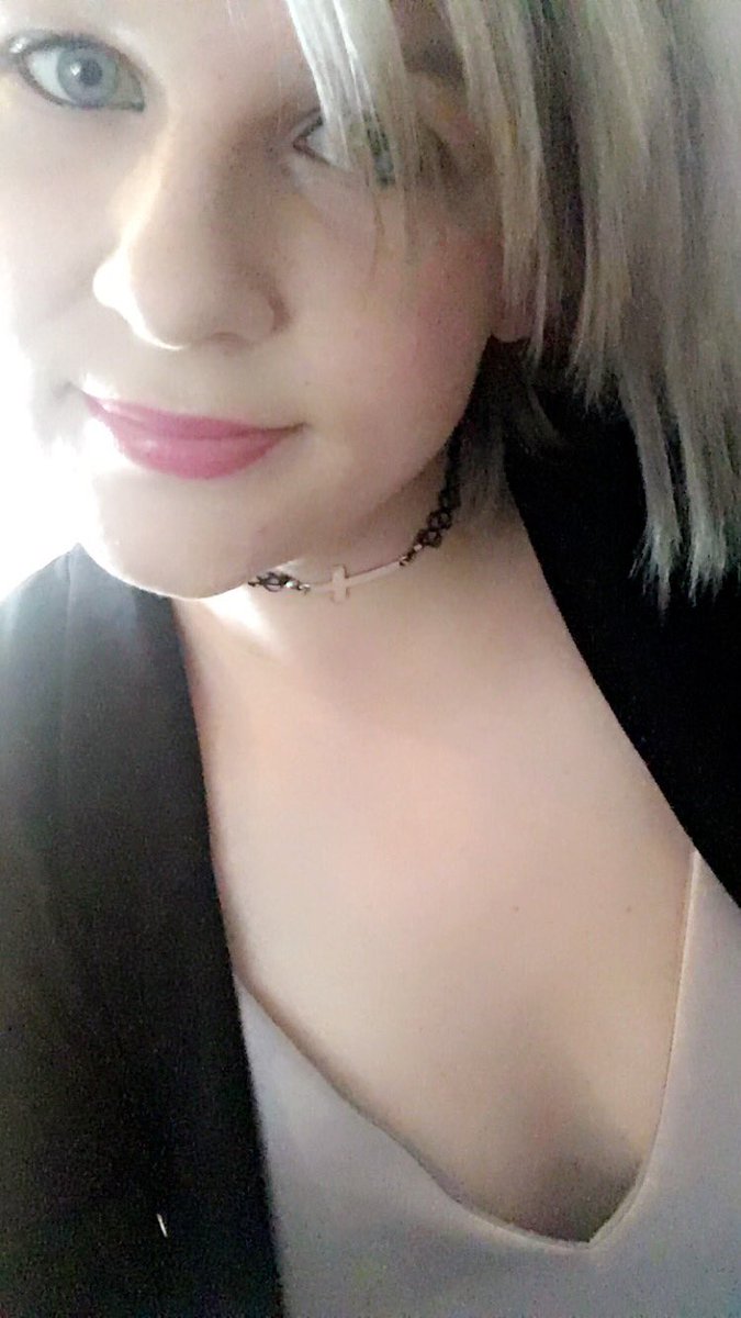 napier_emma's tweet photo. #selfie #StillCantWorkTwitter 😂 https://t.co/ZdCliyNjaB
