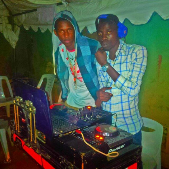 iam_djmoonlight's tweet photo. Pro Djs in the house https://t.co/DvMee9TPAT