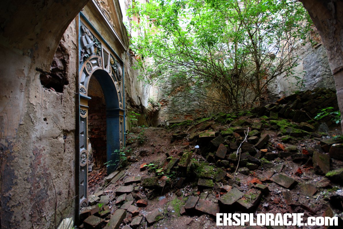 Kolejna klatka z następnej fotorelacji. Opuszczone zamki mają w sobie coś... #Poland #urbex #AbandonedPlaces #ruins