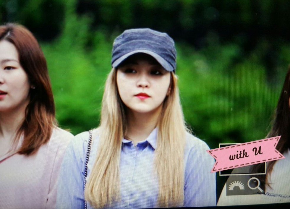 adorablecandy81's tweet photo. 160624 뮤직뱅크 출근길 플뷰 #예리 #레드벨벳 #RedVelvet https://t.co/wDl3Sv7Fsm