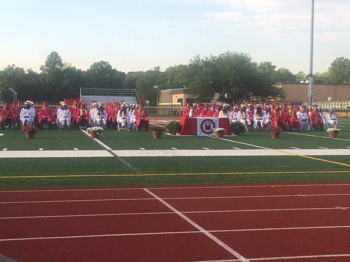 cyavsmath's tweet photo. Congrats &amp; Good Luck to the class of 2016!! I can't believe 2017 are officially seniors 😭 https://t.co/rM5yJoxIUf