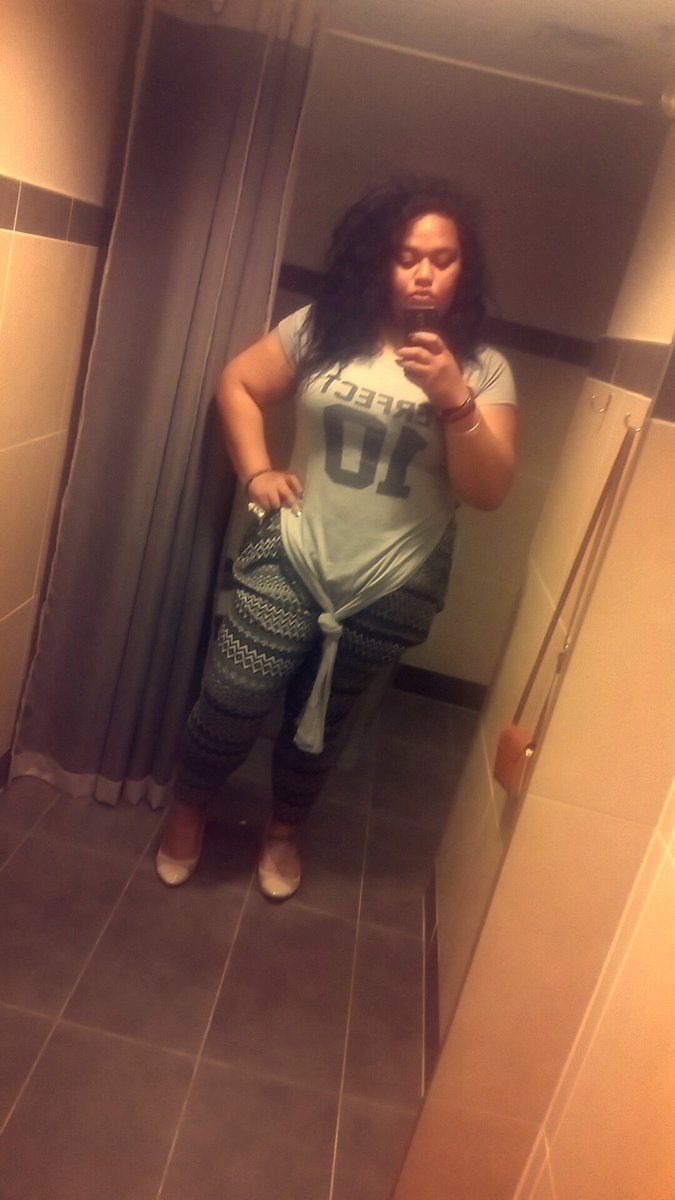 LionessTauai8's tweet photo. #BigGirlsBreakTheInternet #BodyConfidence #PolyGirlsBreakTheInternet #PineappleGang🍍🌴🌺 ...I tried it😂 sue me! https://t.co/n0zLbjQ5MN