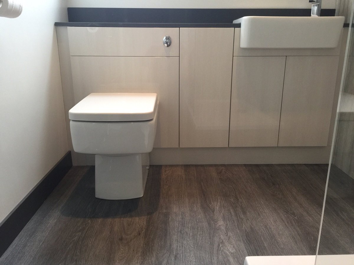 DavidBialan's tweet photo. @bacomponents @Victorianplumb @bushboard @Sonos @SballSteve Quatrz up stands off cuts make perfect skirting https://t.co/QCkMLZjLdD
