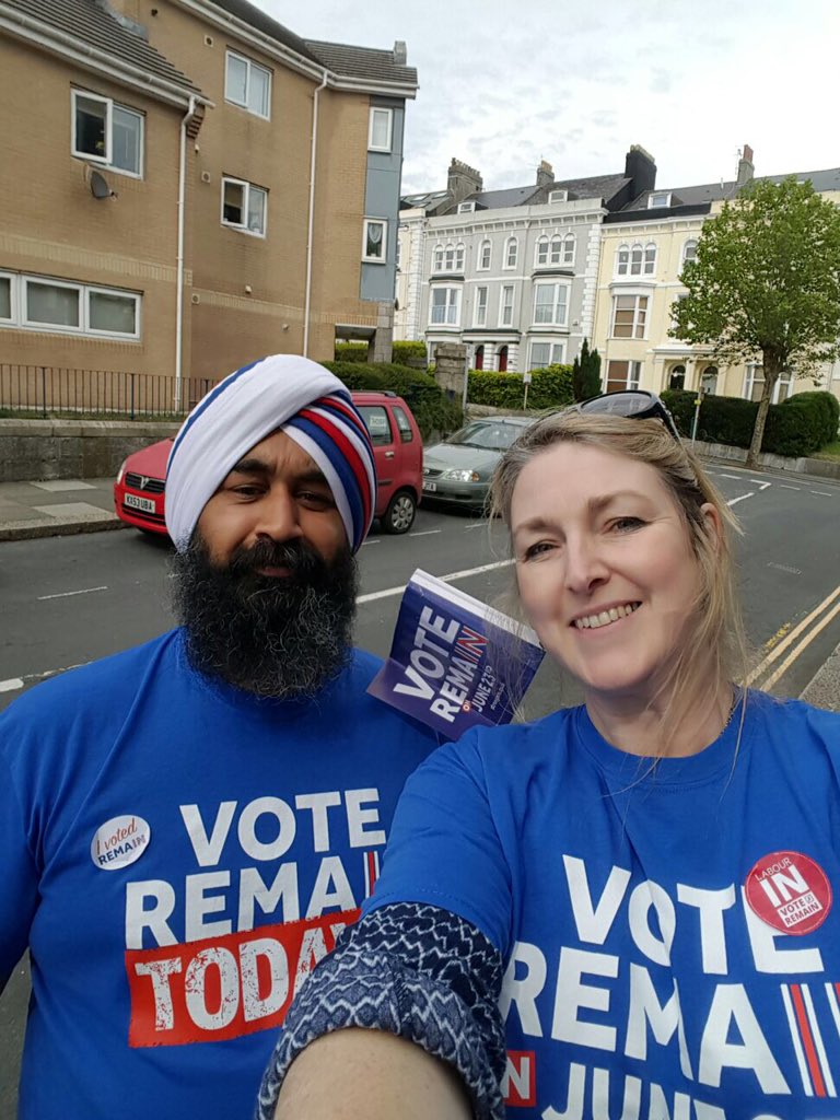PlymStrongerIn's tweet photo. Knocking on doors in Drake ward with their Councillor @PlymouthChaz. If you haven't voted yet do so NOW #StrongerIn https://t.co/EJPba4FOrx