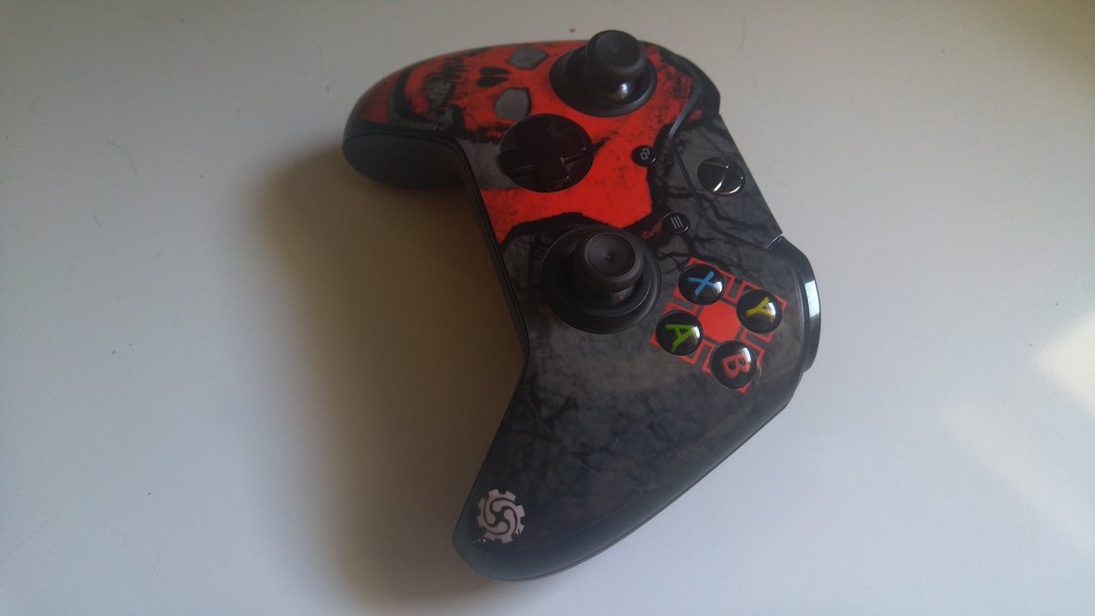 UnofficialJesse's tweet photo. Thanks @GoWPortal (@RenderCEO more specifically) for this badass controller decal! I gladly sport your logo! https://t.co/MmYptymLal