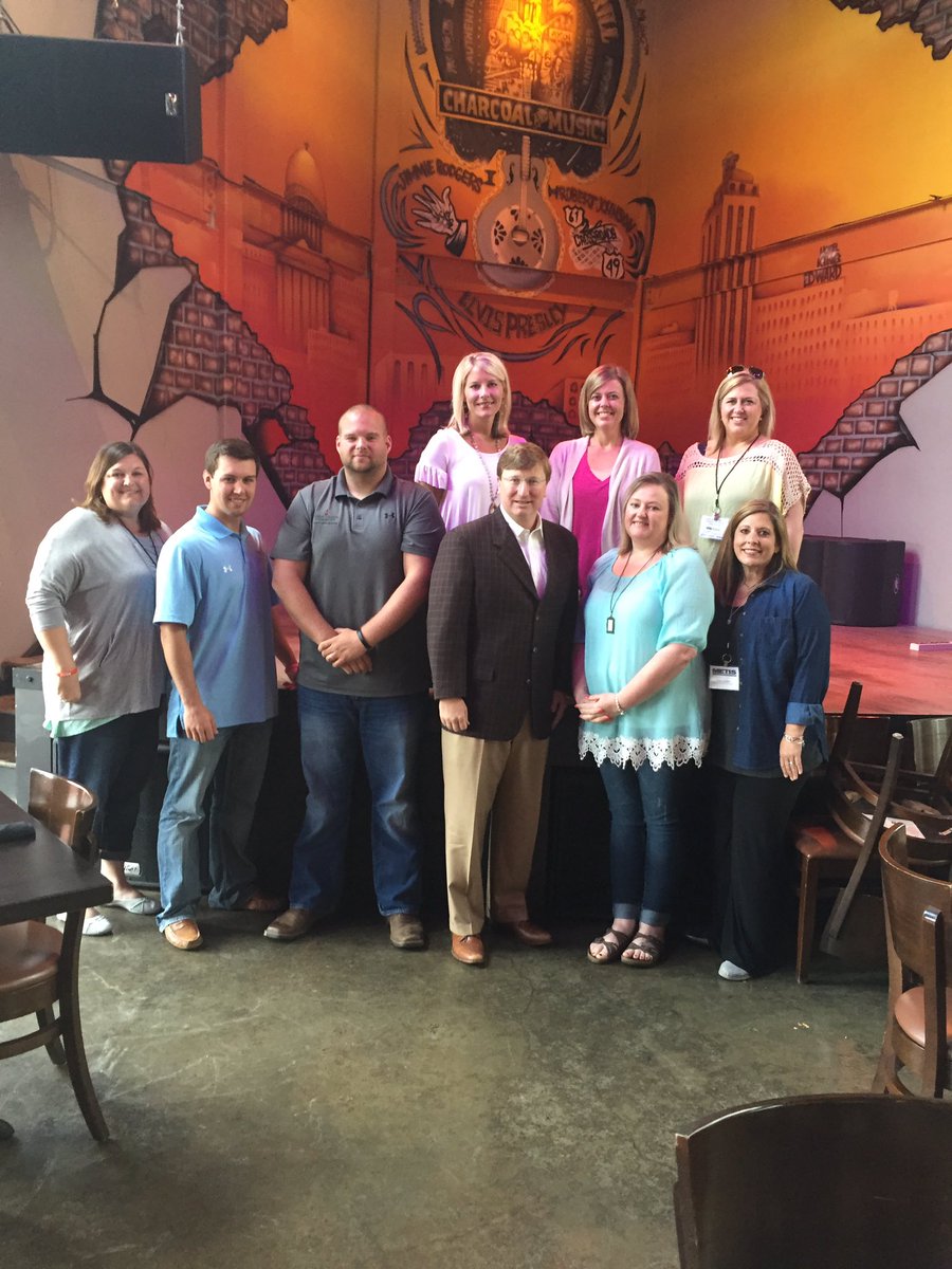 tatereeves's tweet photo. Ran into some Union County Educators at lunch in Jackson today. Thanks for what you do!! https://t.co/zyt25l6WfN