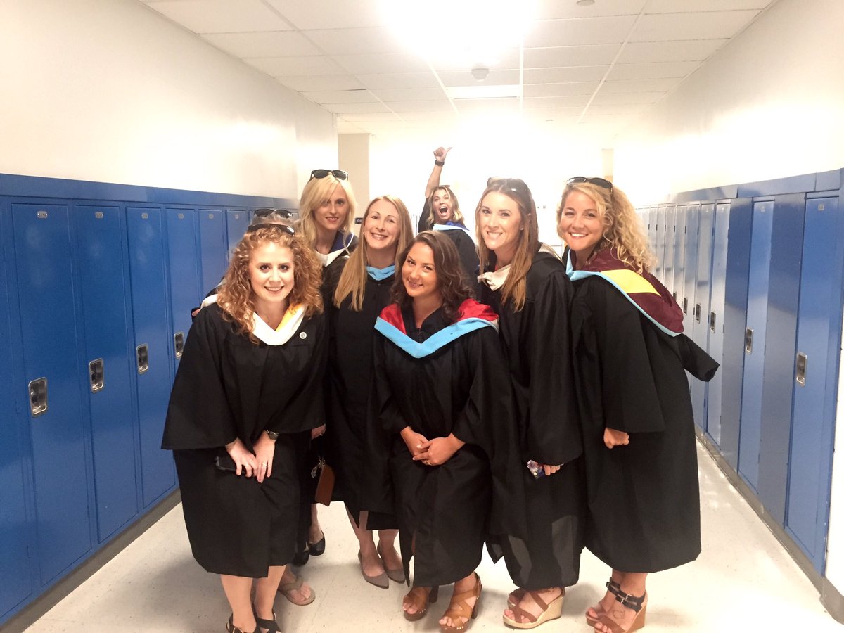 misspetschHHS's tweet photo. Happy graduation day class of 2016! And a special thanks to @Turtle_HHS for the classic #photobomb https://t.co/g4znf24Srx