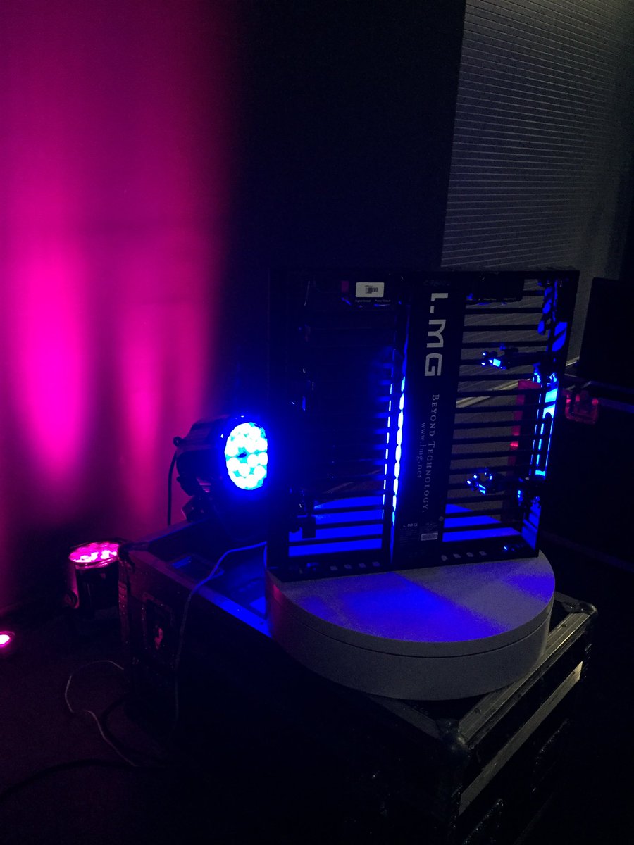 richtateav's tweet photo. Taking our Omega 33 #LED for a spin in our new demo space. @LMG_Inc #WhereIsRich https://t.co/2gZ3tAI9bH