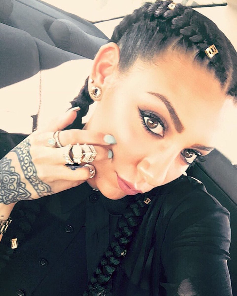 paula_GH15's tweet photo. Stupid selfie https://t.co/F2S7tRwYws