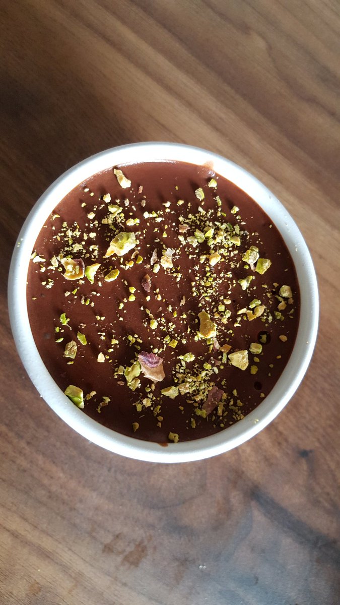 ProteinR's tweet image. And finally choc @MuscleMousse no fancy toppings made with coconut milk and sprinkle of pistachios keep it simple