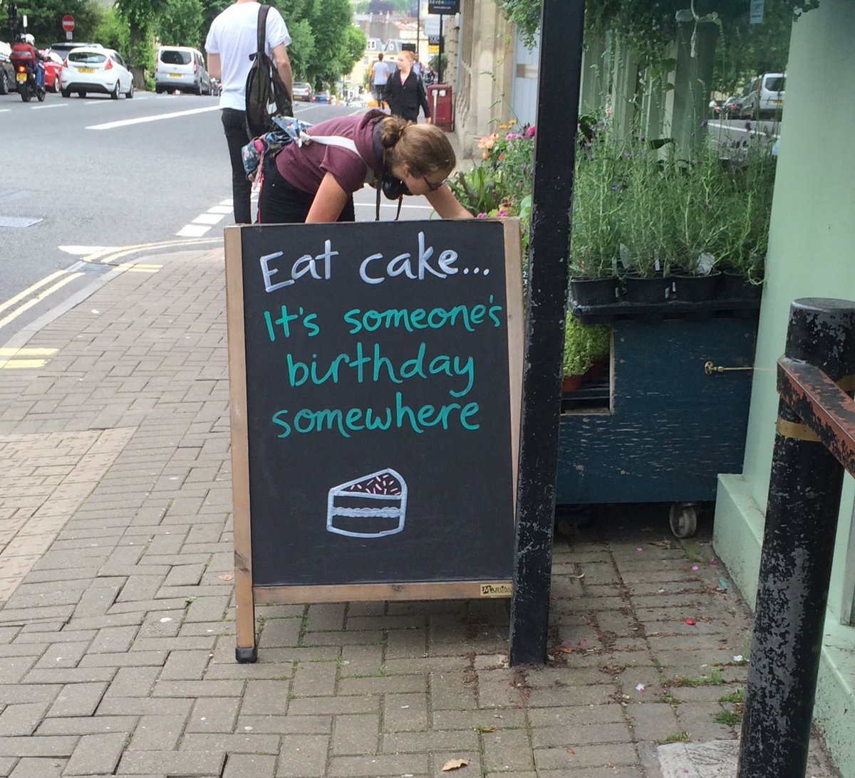 6Emily_G's tweet photo. Some advice that I actually might listen to! #cake https://t.co/2SvZYgaCdC
