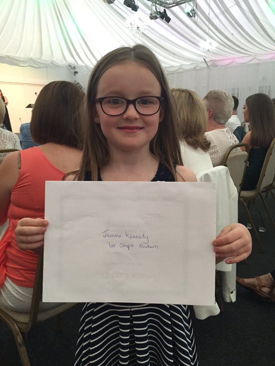 EdibilisUK's tweet photo. Thinking Jemma is pretty chuffed with her certificate #faceawards2016 https://t.co/93InMV6tBE